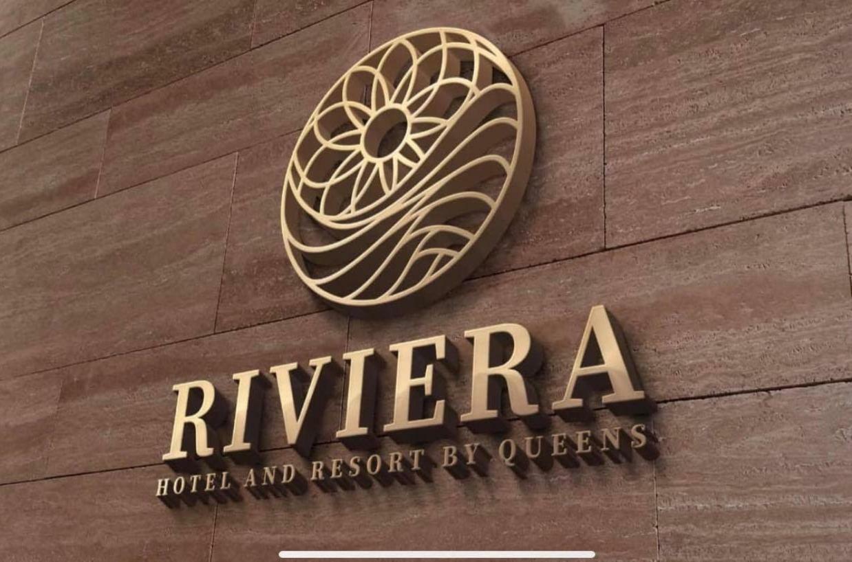 Riviera By Queens Hotel And Resort Gura Vaii Bagian luar foto