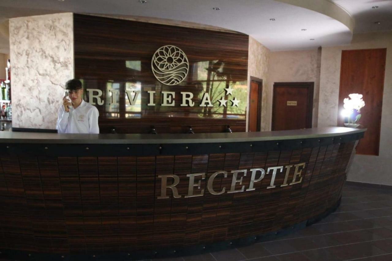 Riviera By Queens Hotel And Resort Gura Vaii Bagian luar foto