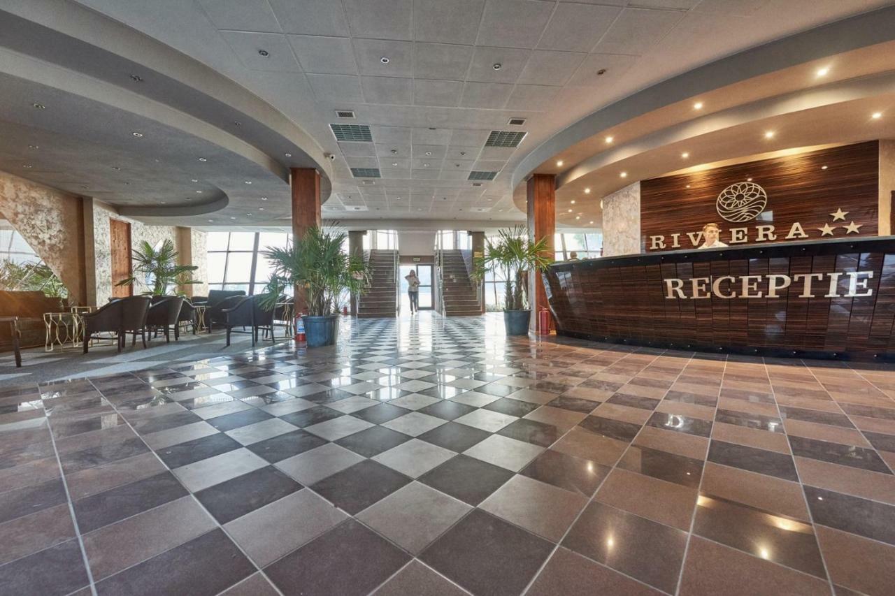 Riviera By Queens Hotel And Resort Gura Vaii Bagian luar foto